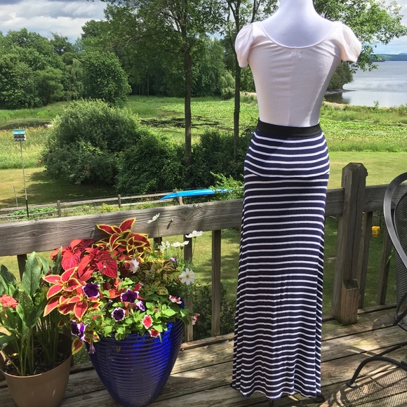 BCBGMaxAzria Striped Skirt - Picture 2 of 7